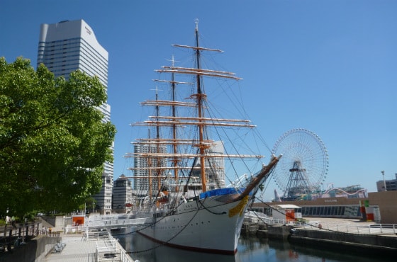横浜駅　帆船日本丸・横浜みなと博物館